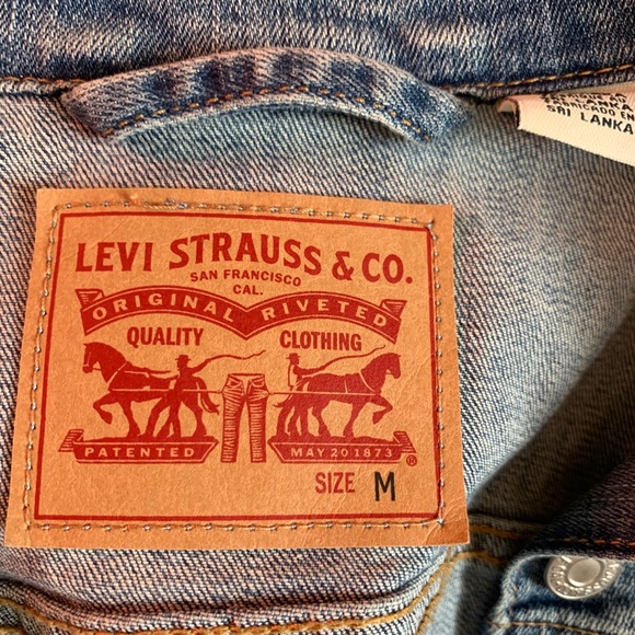 Levi’s Denim Jacket - Picture 2 of 3
